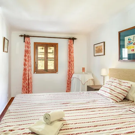 Casa Joana Acogedora Casa De Pueblo Con Terraza Hébergement de vacances Pollença